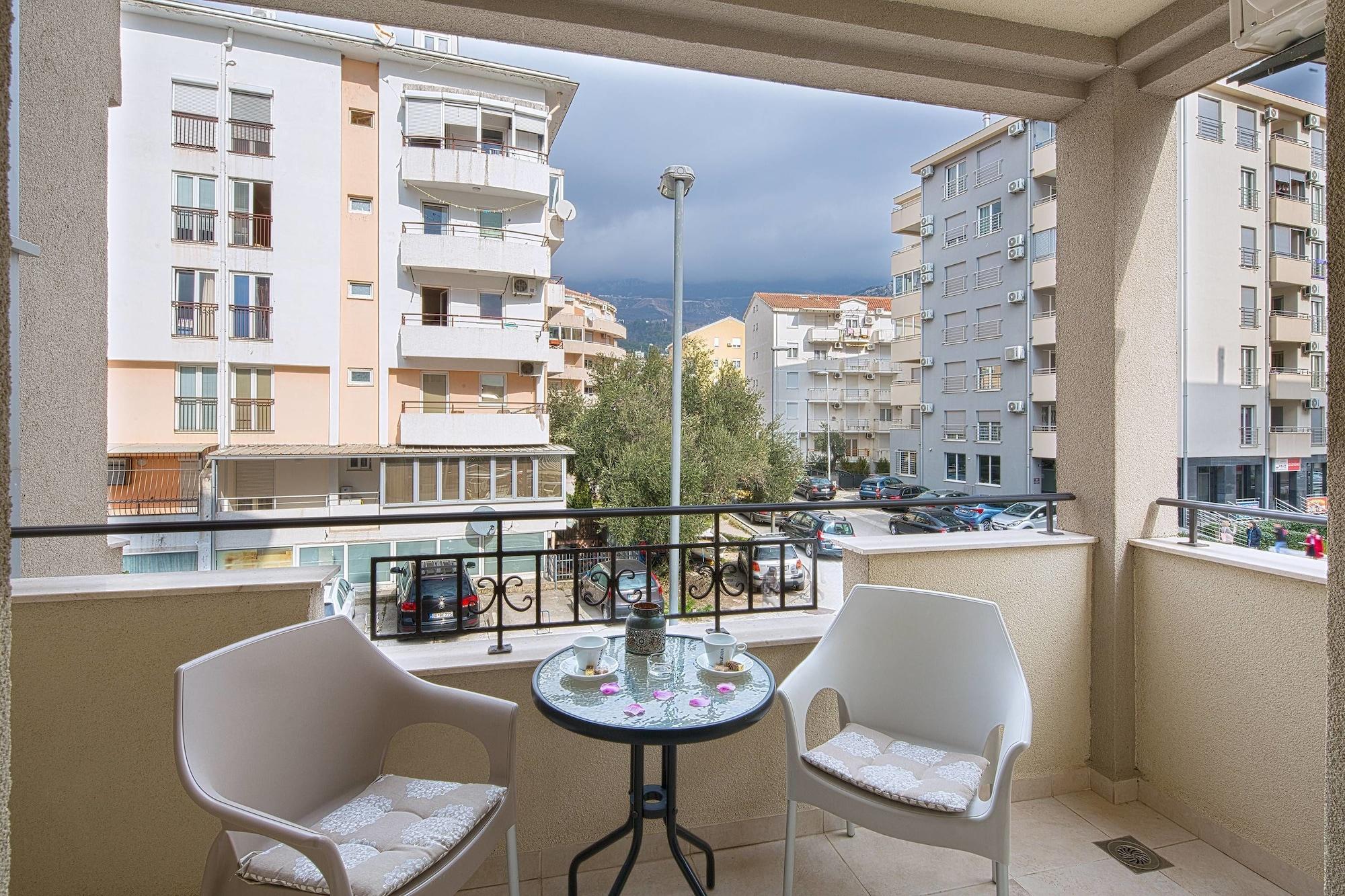 Le Marc Guest House Budva Exterior photo